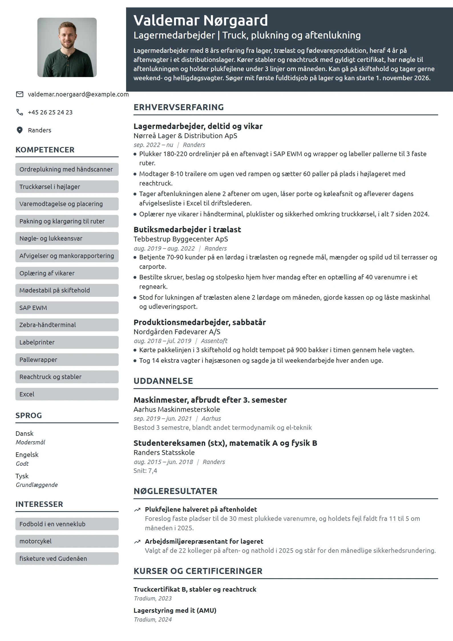 CV-eksempel til første fuldtidsjob på lager
