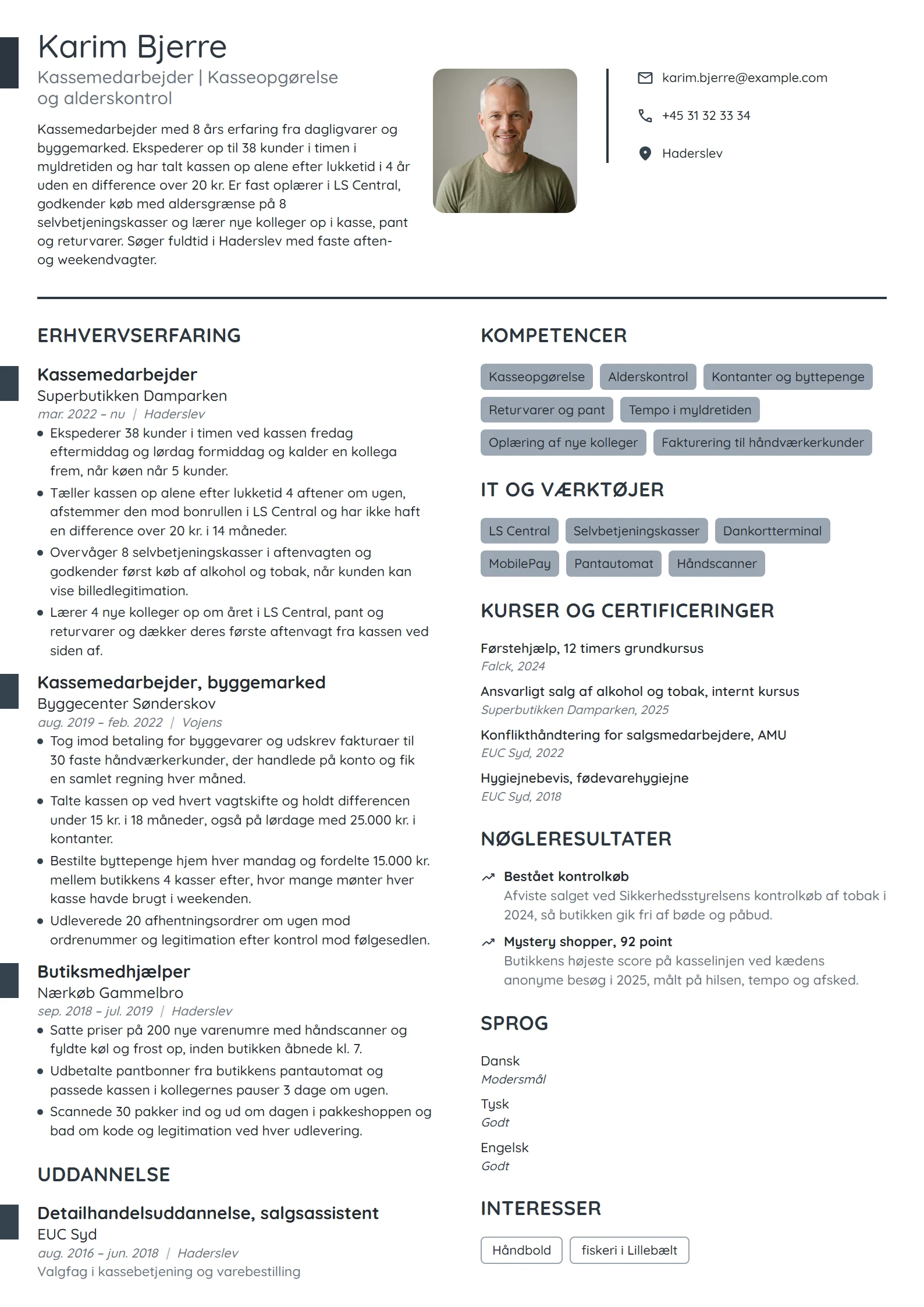 CV-eksempel til erfaren kassemedarbejder i supermarked
